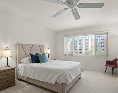 7910 E Camelback Road - Photo Thumbnail 17