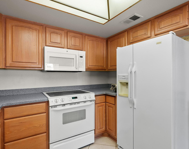 7910 E Camelback Road - Photo Thumbnail 19