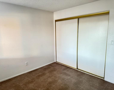 5126 E Monte Vista Road - Photo Thumbnail 9