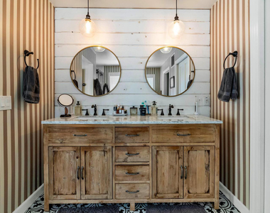 1021 W Encanto Boulevard - Photo Thumbnail 12