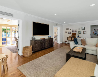 1021 W Encanto Boulevard - Photo Thumbnail 2
