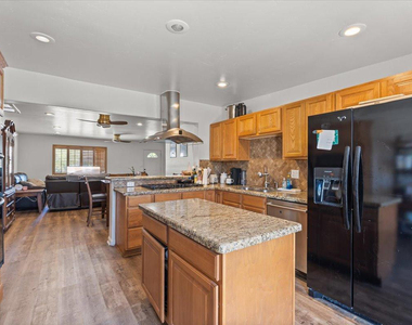 535 W 19th - Photo Thumbnail 7