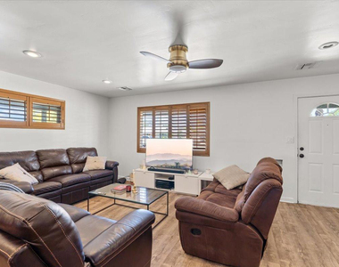 535 W 19th - Photo Thumbnail 2