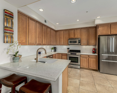 10260 E White Feather Lane - Photo Thumbnail 7