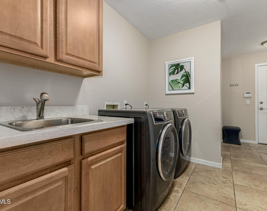 10260 E White Feather Lane - Photo Thumbnail 21