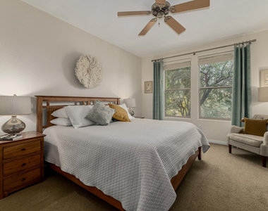 10260 E White Feather Lane - Photo Thumbnail 12