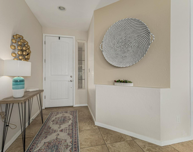 10260 E White Feather Lane - Photo Thumbnail 4