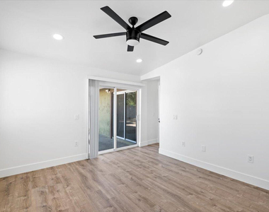 528 W 18th - Photo Thumbnail 16