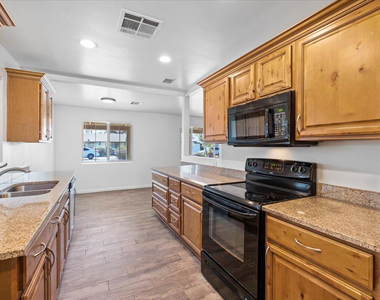 528 W 18th - Photo Thumbnail 7