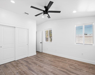 528 W 18th - Photo Thumbnail 17