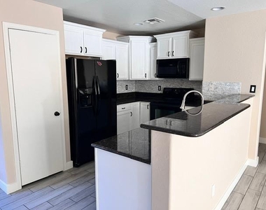 5786 S 240th Drive - Photo Thumbnail 26