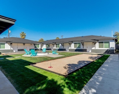 2512 E Thomas Road - Photo Thumbnail 22