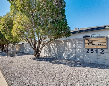 2512 E Thomas Road - Photo Thumbnail 7