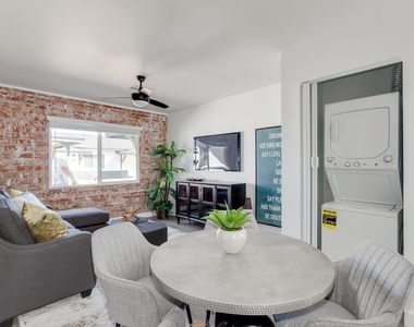 2512 E Thomas Road - Photo Thumbnail 15