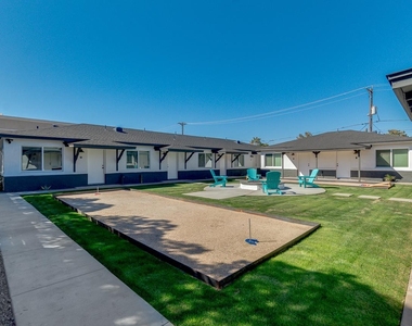 2512 E Thomas Road - Photo Thumbnail 3
