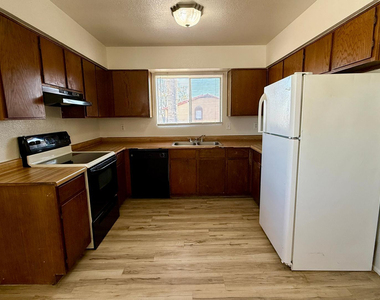 3128 E Cicero Street - Photo Thumbnail 6