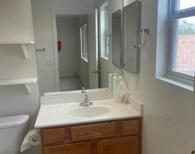 1333 S 220th Drive - Photo Thumbnail 14