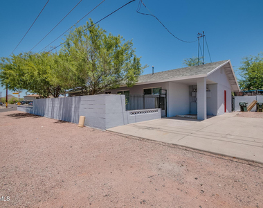 801 E Puget Avenue - Photo Thumbnail 1