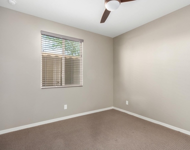 27025 N 69th Lane - Photo Thumbnail 18