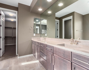 27025 N 69th Lane - Photo Thumbnail 12