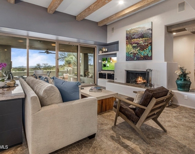 10111 E Graythorn Drive - Photo Thumbnail 2