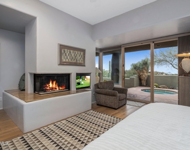 10111 E Graythorn Drive - Photo Thumbnail 7