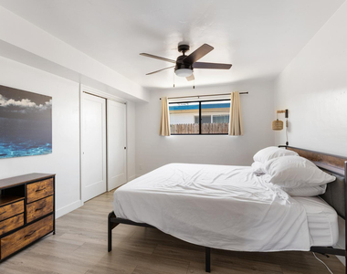 6616 E Avalon Drive - Photo Thumbnail 13