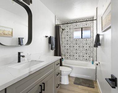 6616 E Avalon Drive - Photo Thumbnail 11