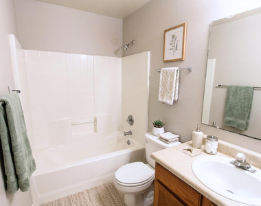8281 W Sandy Lane - Photo Thumbnail 5