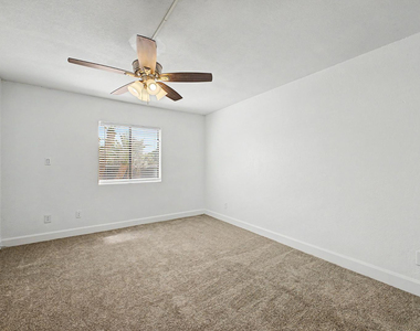 3825 E Camelback Road - Photo Thumbnail 11