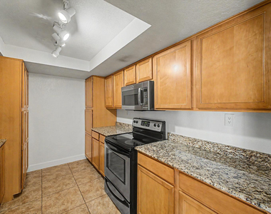 3825 E Camelback Road - Photo Thumbnail 7