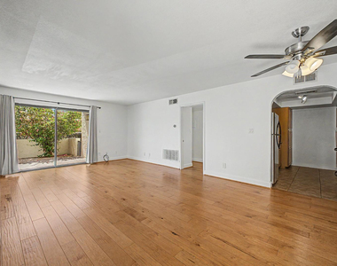 3825 E Camelback Road - Photo Thumbnail 4