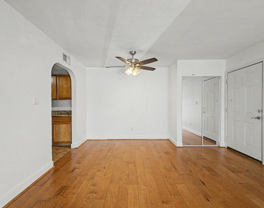 3825 E Camelback Road - Photo Thumbnail 5