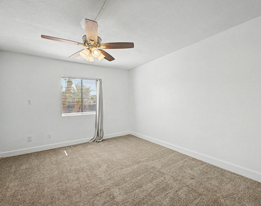 3825 E Camelback Road - Photo Thumbnail 12