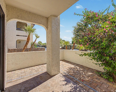 3825 E Camelback Road - Photo Thumbnail 18