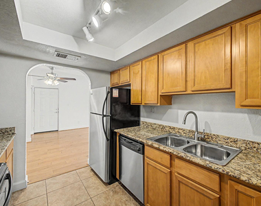 3825 E Camelback Road - Photo Thumbnail 6
