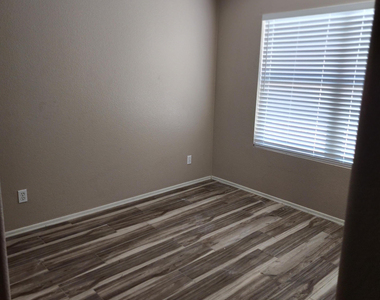 15864 W Evans Drive - Photo Thumbnail 12
