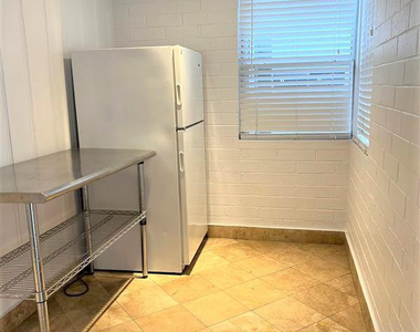 4127 N 18th Place - Photo Thumbnail 7