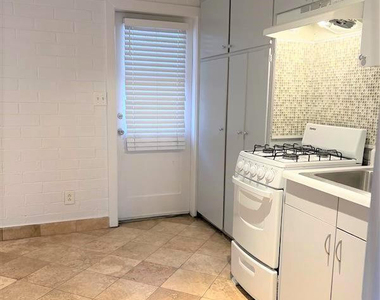 4127 N 18th Place - Photo Thumbnail 2