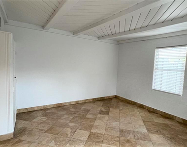 4127 N 18th Place - Photo Thumbnail 8