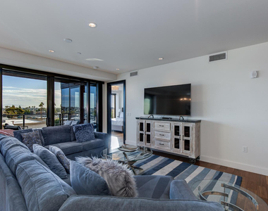 4422 N 75th Street - Photo Thumbnail 18