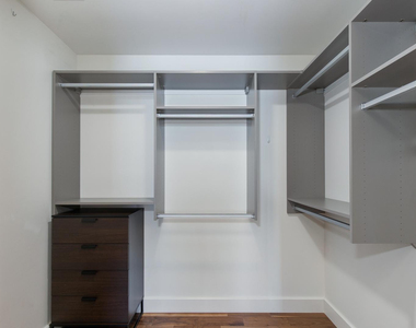 4422 N 75th Street - Photo Thumbnail 7