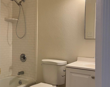 8638 N 8th Street - Photo Thumbnail 7