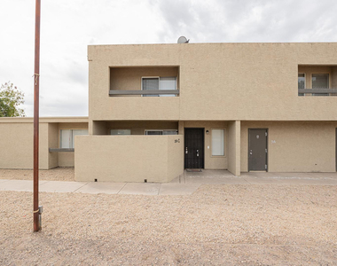 2674 N 43rd Avenue - Photo Thumbnail 2