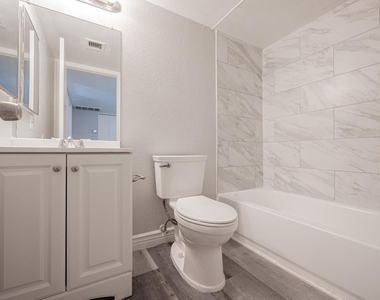 2674 N 43rd Avenue - Photo Thumbnail 16