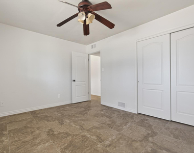 7802 E Heatherbrae Avenue - Photo Thumbnail 15