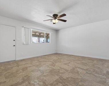 7802 E Heatherbrae Avenue - Photo Thumbnail 2