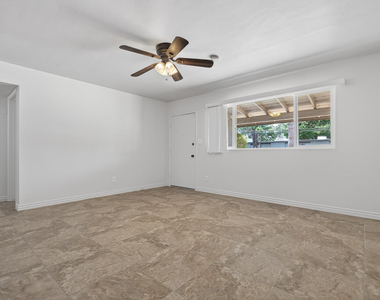 7802 E Heatherbrae Avenue - Photo Thumbnail 5