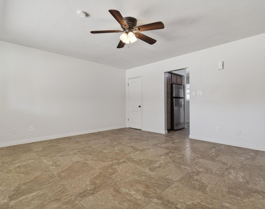 7802 E Heatherbrae Avenue - Photo Thumbnail 4