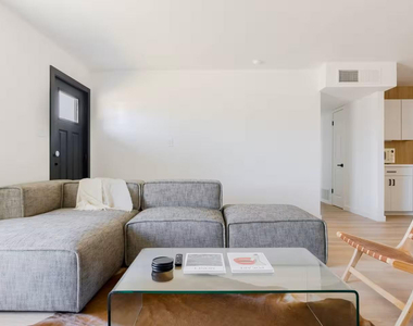 8447 E Vernon Avenue - Photo Thumbnail 4